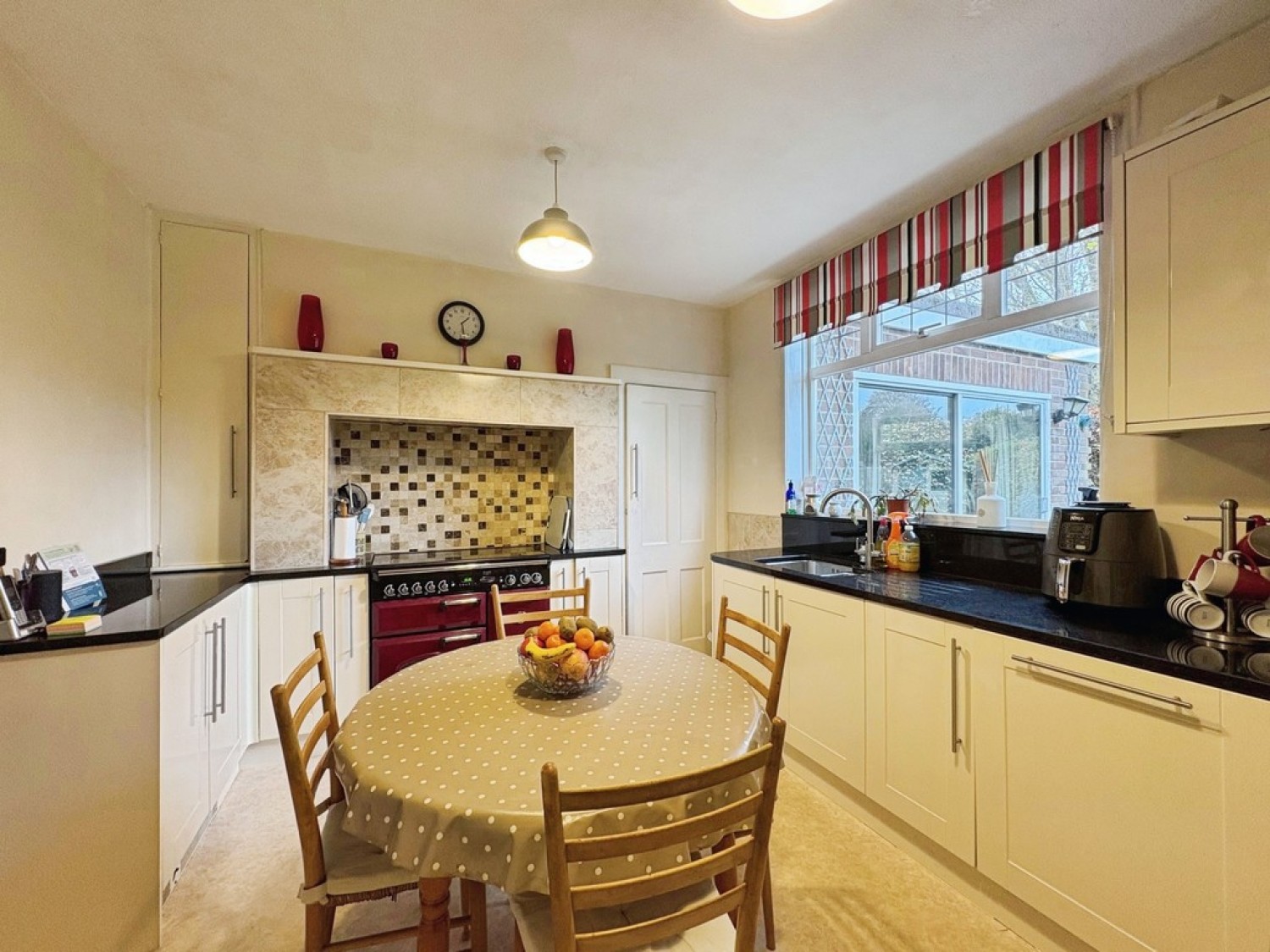 3 bedroom House in Swallowcliffe Gardens, Yeovil