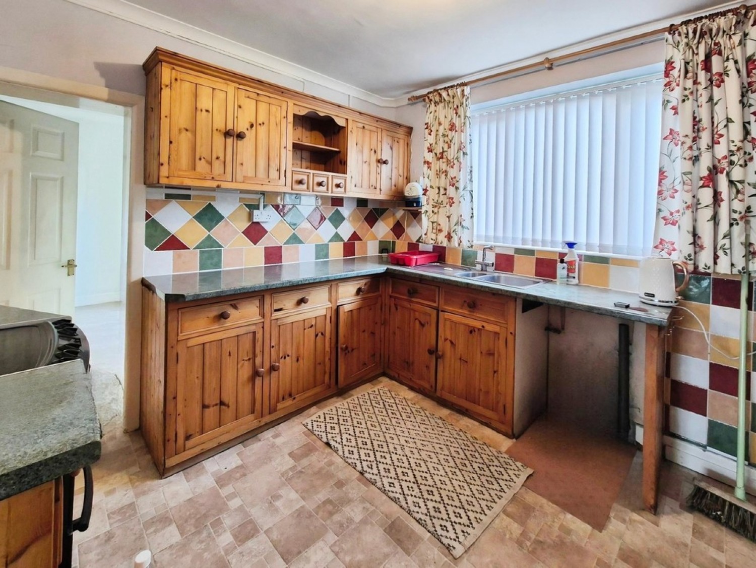 Ilchester Road, Chilthorne Domer