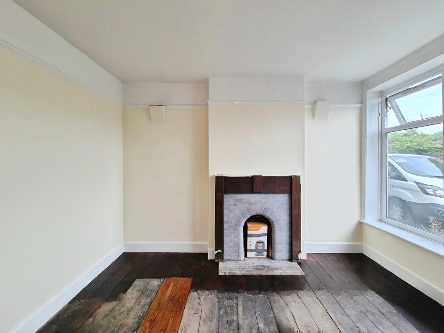 Ilchester Road, Chilthorne Domer