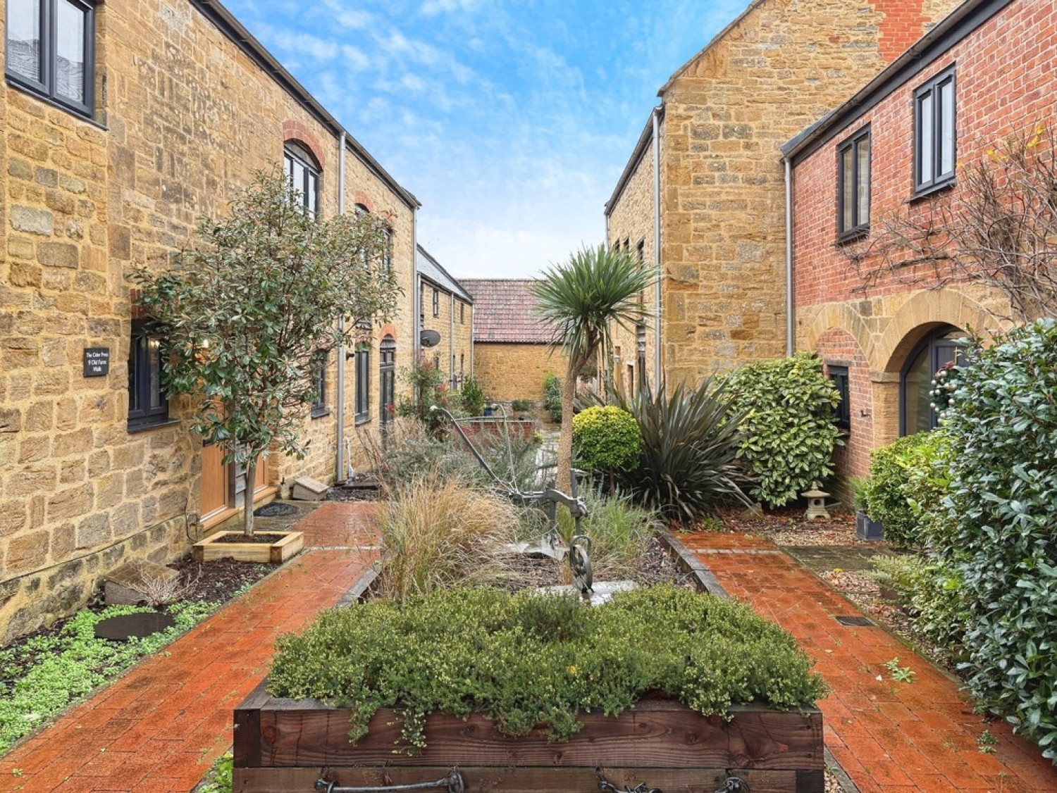 3 bedroom House in Old Farm Walk, Merriott