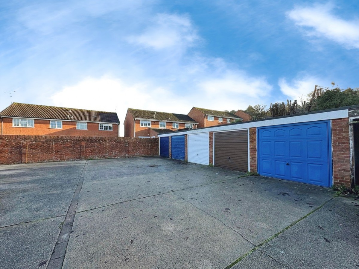 Pine Tree Avenue, Yeovil