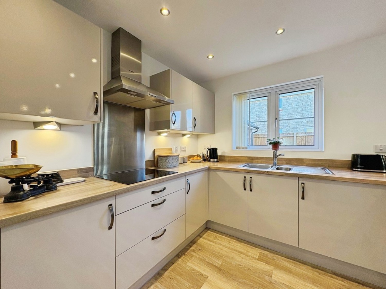 Angels Way, Millborne Port