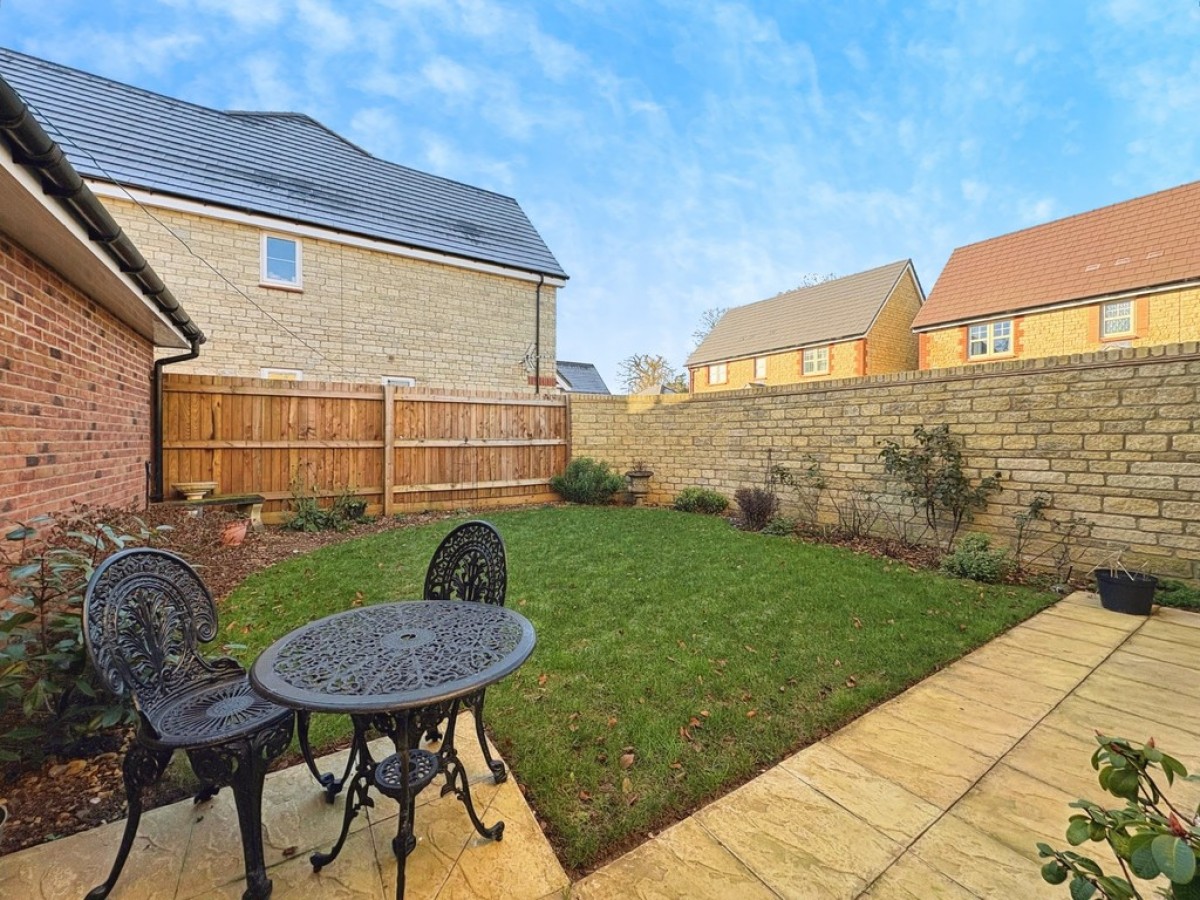 Angels Way, Millborne Port