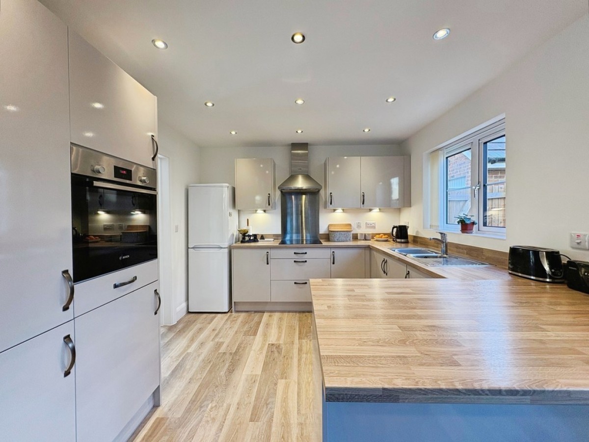 Angels Way, Millborne Port