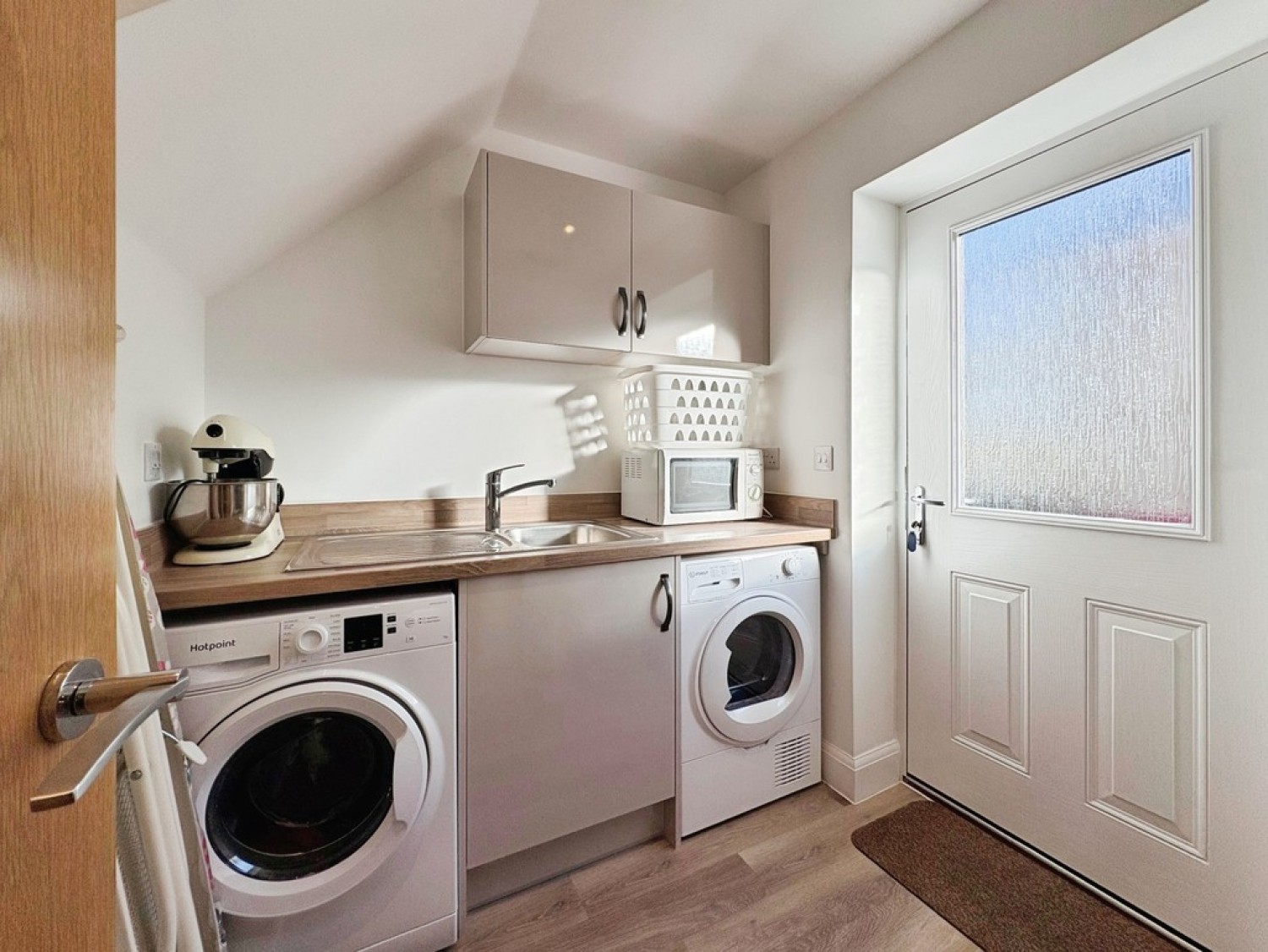 Angels Way, Millborne Port