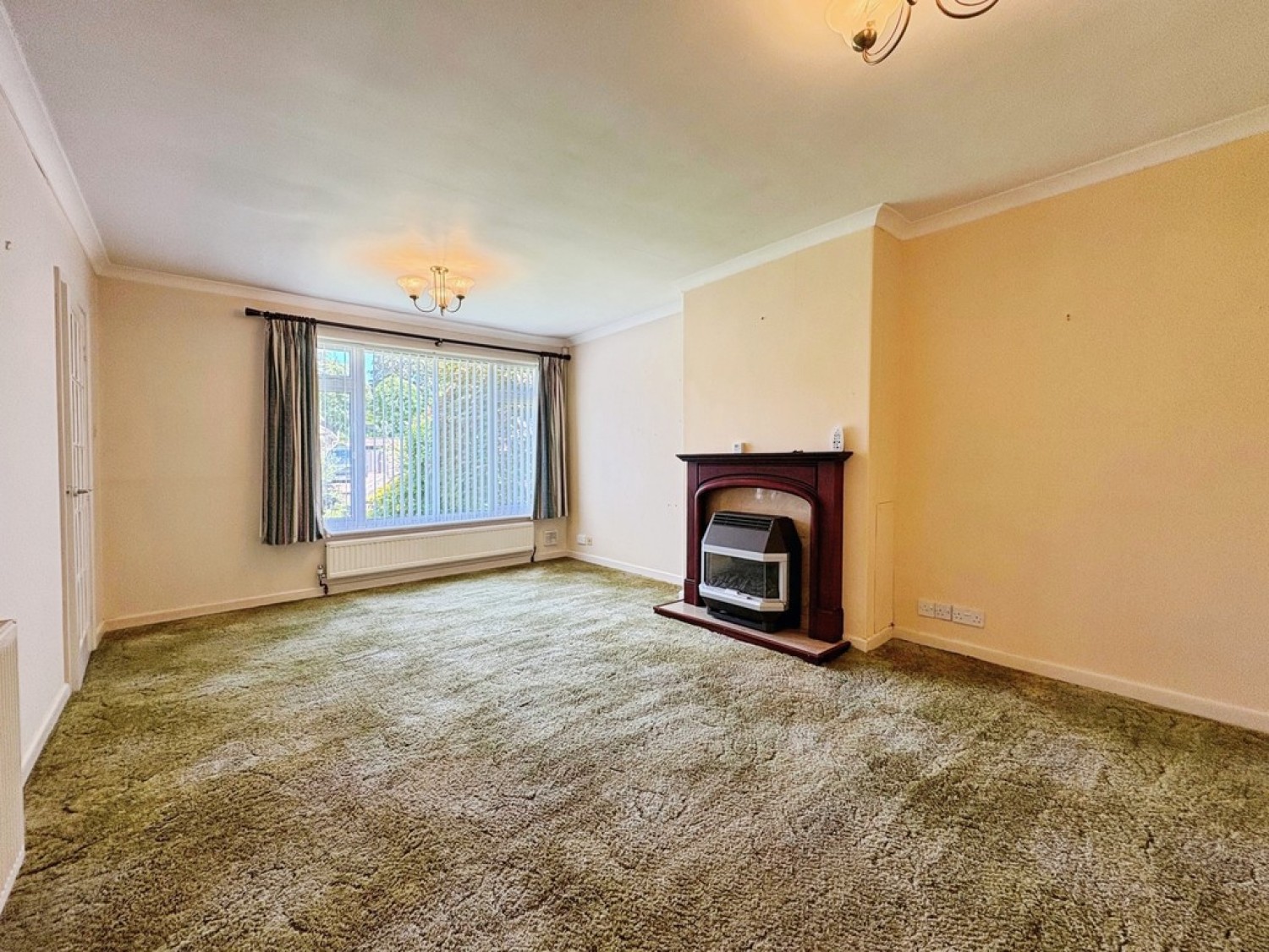2 bedroom Bungalow for Sale Willow Road, Yeovil