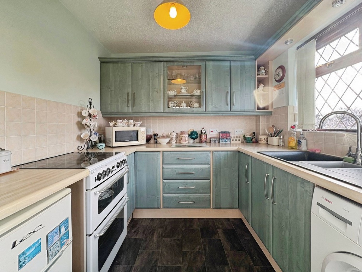 2 bedroom Bungalow in Derwent Way, Yeovil