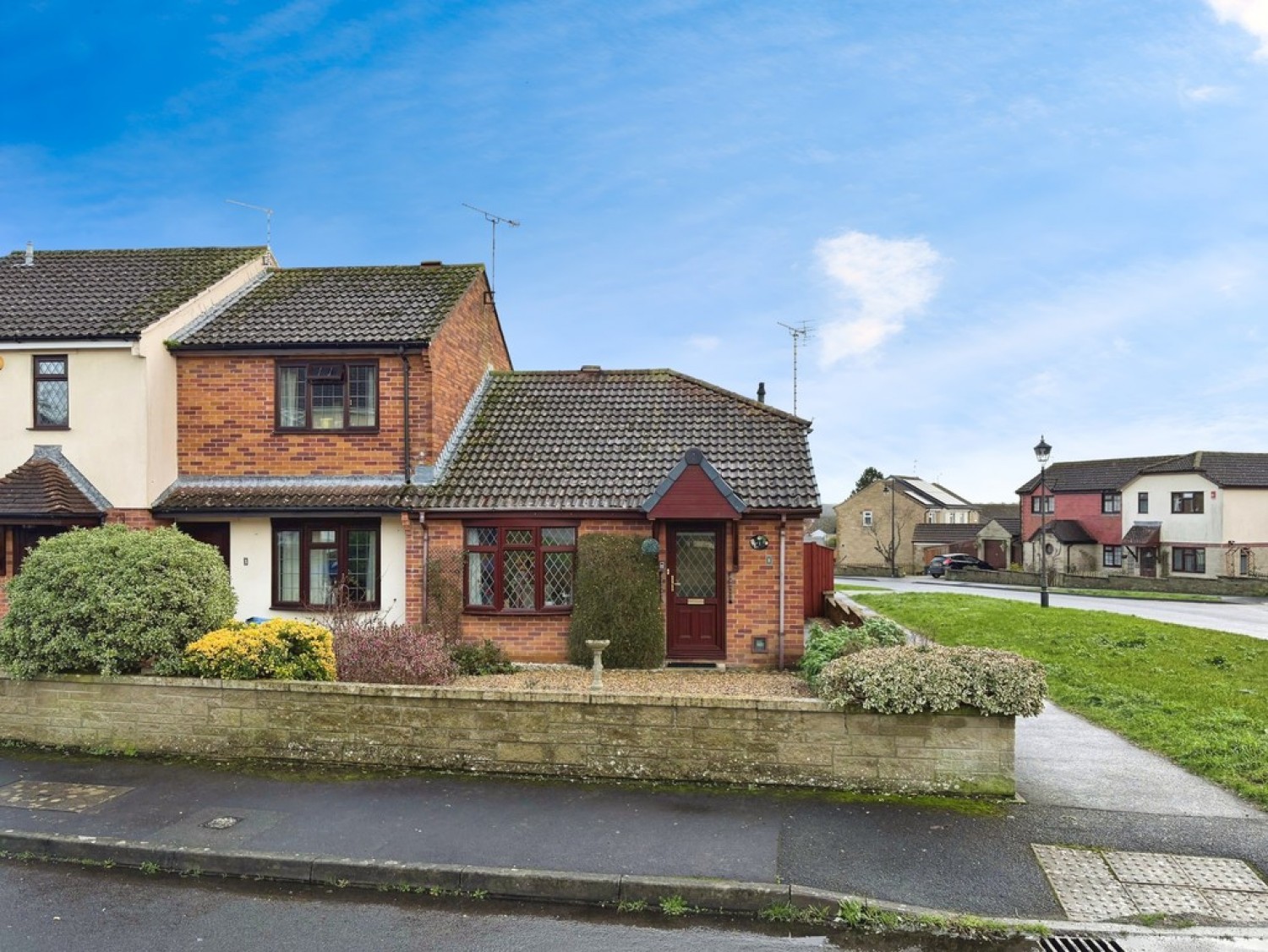 2 bedroom Bungalow in Derwent Way, Yeovil