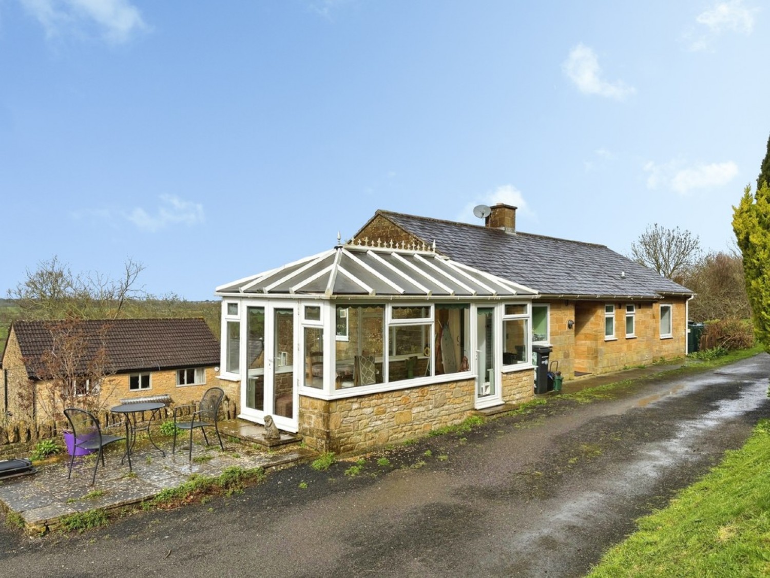 2 bedroom Bungalow for Sale New Road, Chiselbrough