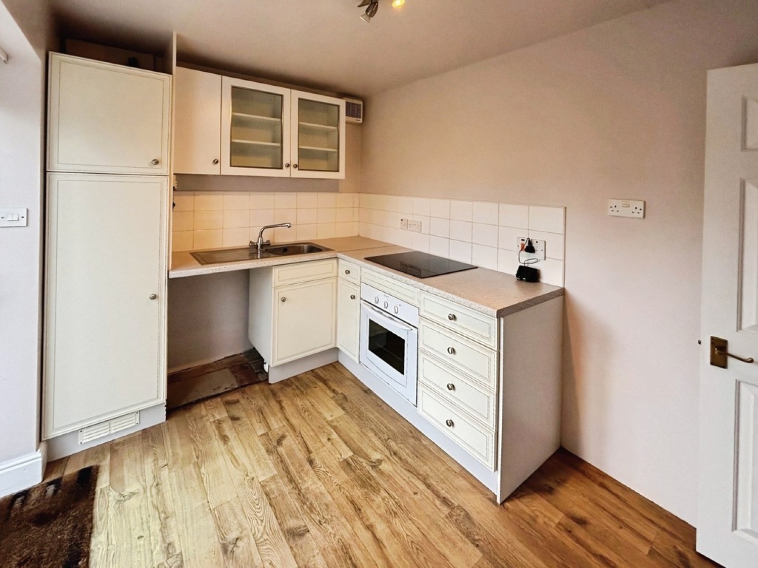 1 bedroom Bungalow for Letting Holywell, Evershot