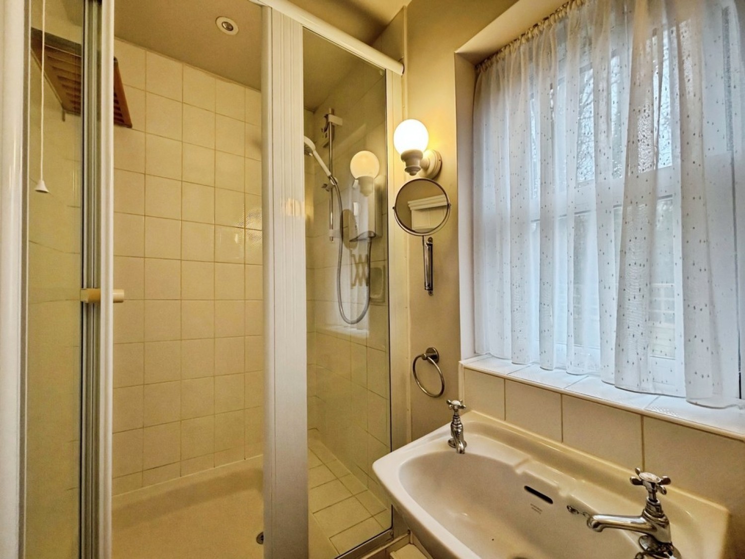 1 bedroom Bungalow for Letting Holywell, Evershot