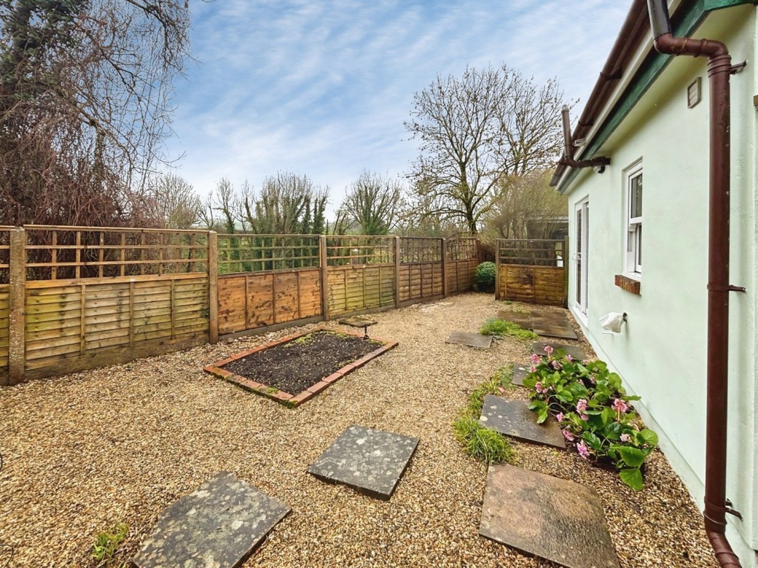 1 bedroom Bungalow for Letting Holywell, Evershot