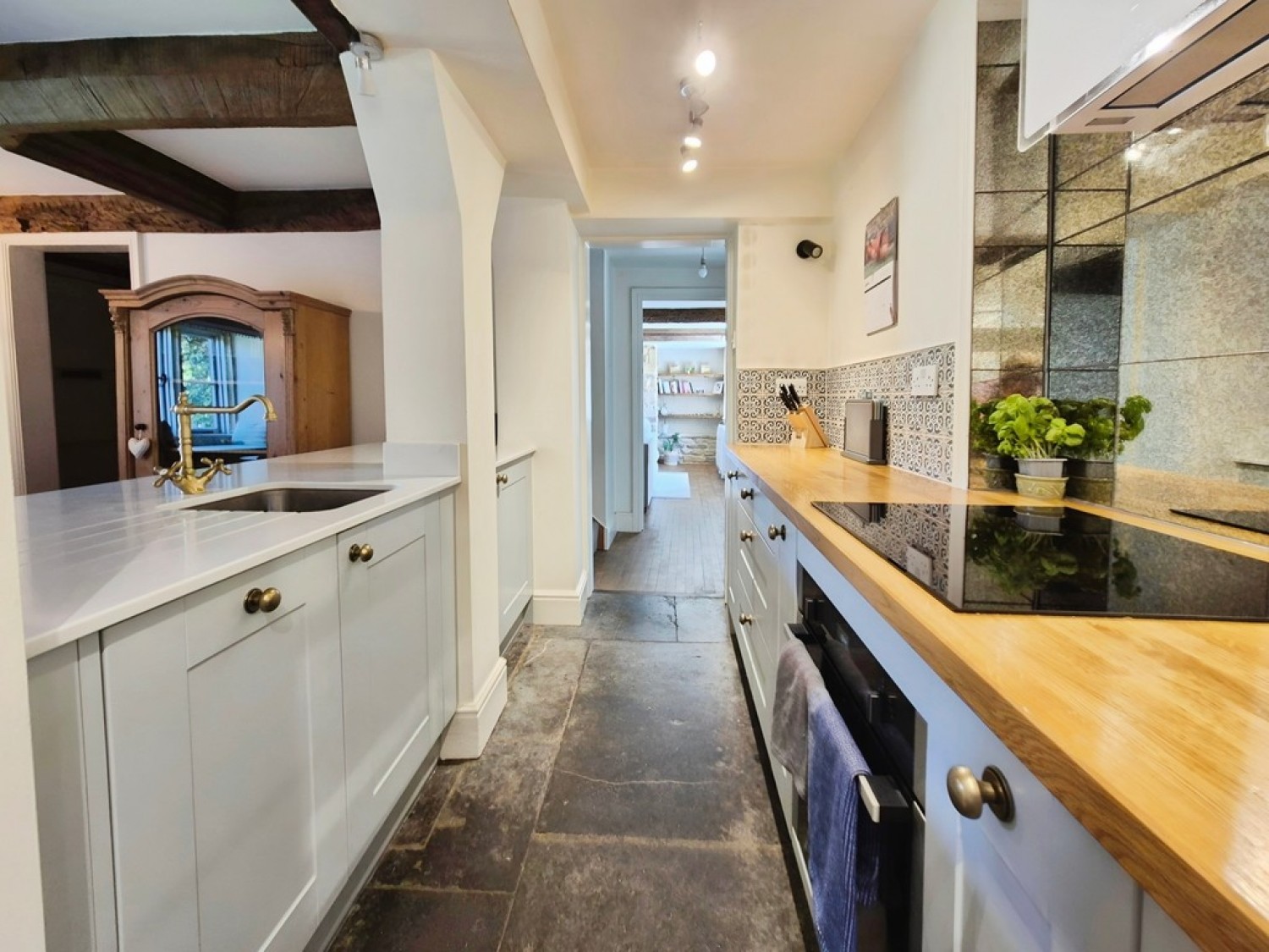 3 bedroom House for Letting The Pinnacles, Weston Street