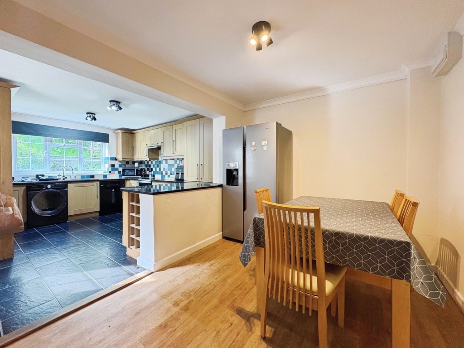4 bedroom House for Sale Cherry Tree Drive, Yeovil