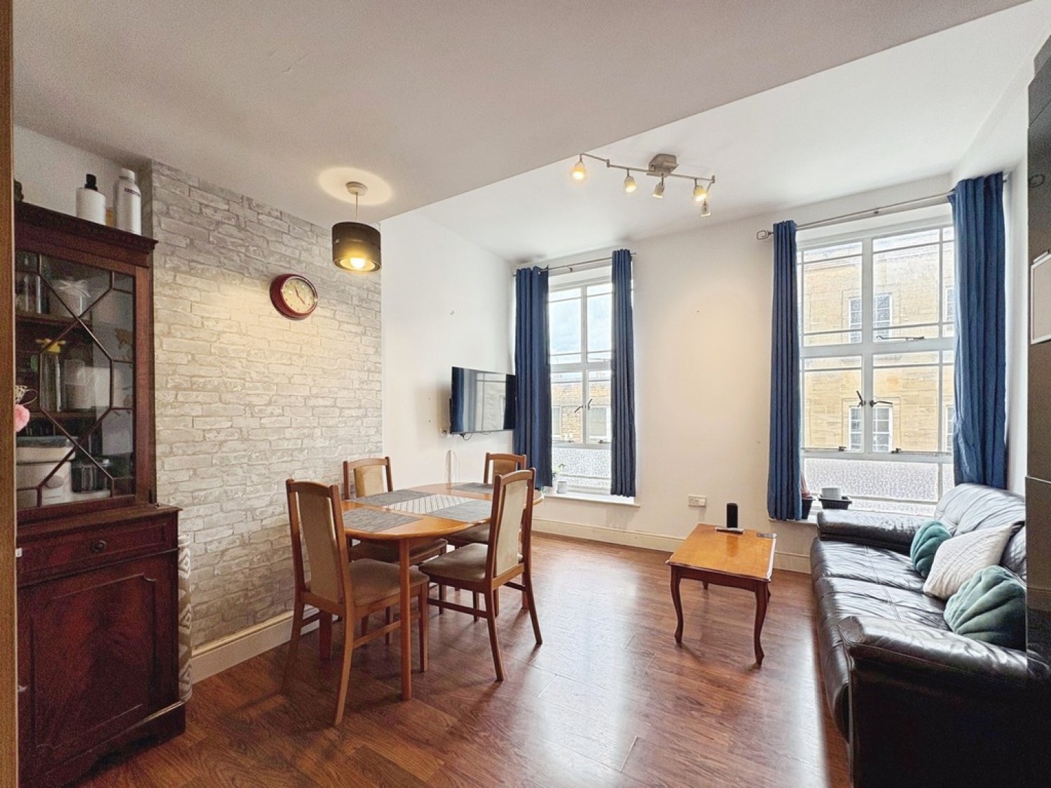 1 bedroom Flat for Sale High Street, Yeovil