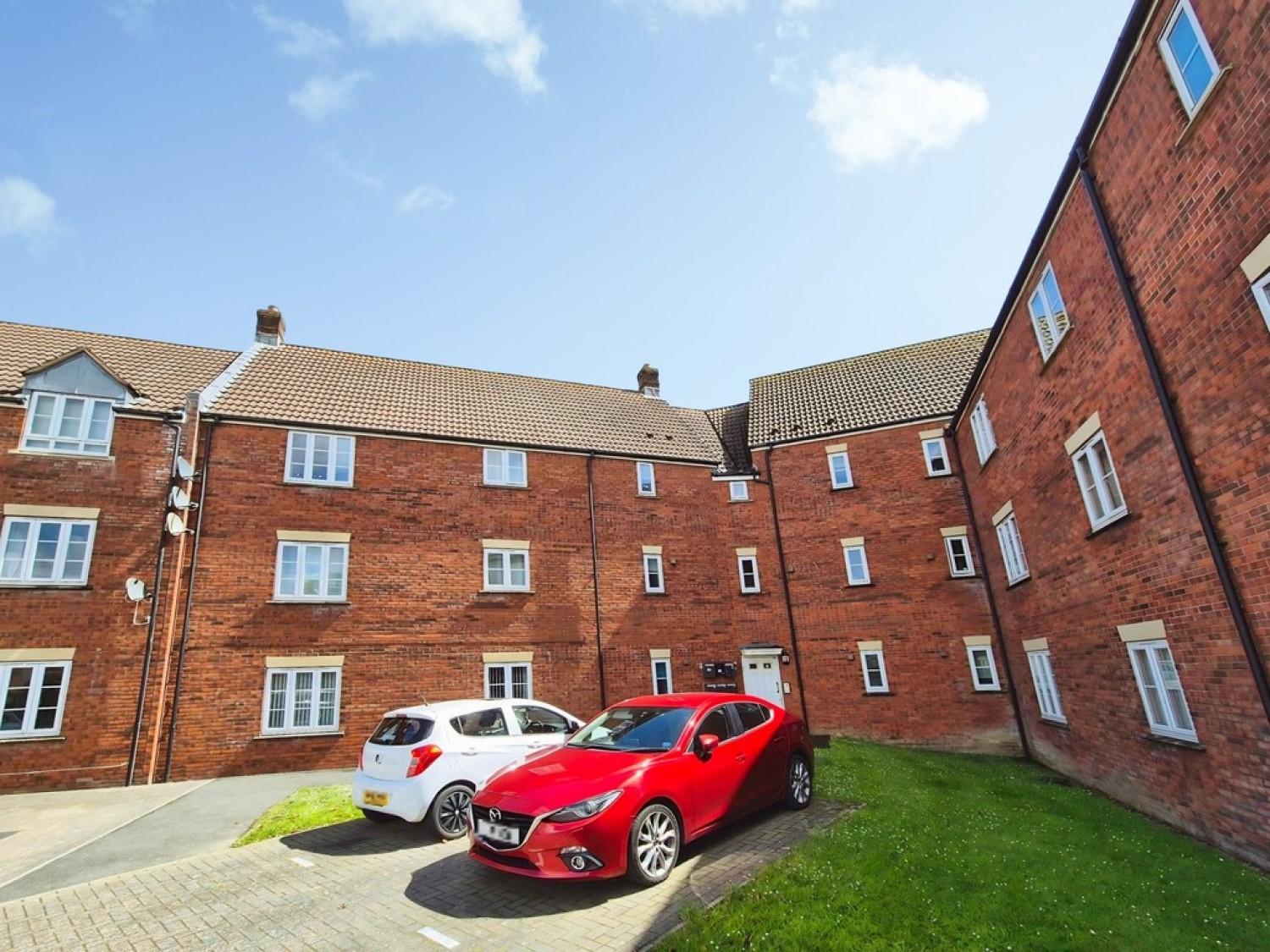 2 bedroom Flat for Sale Hawks Rise, Yeovil