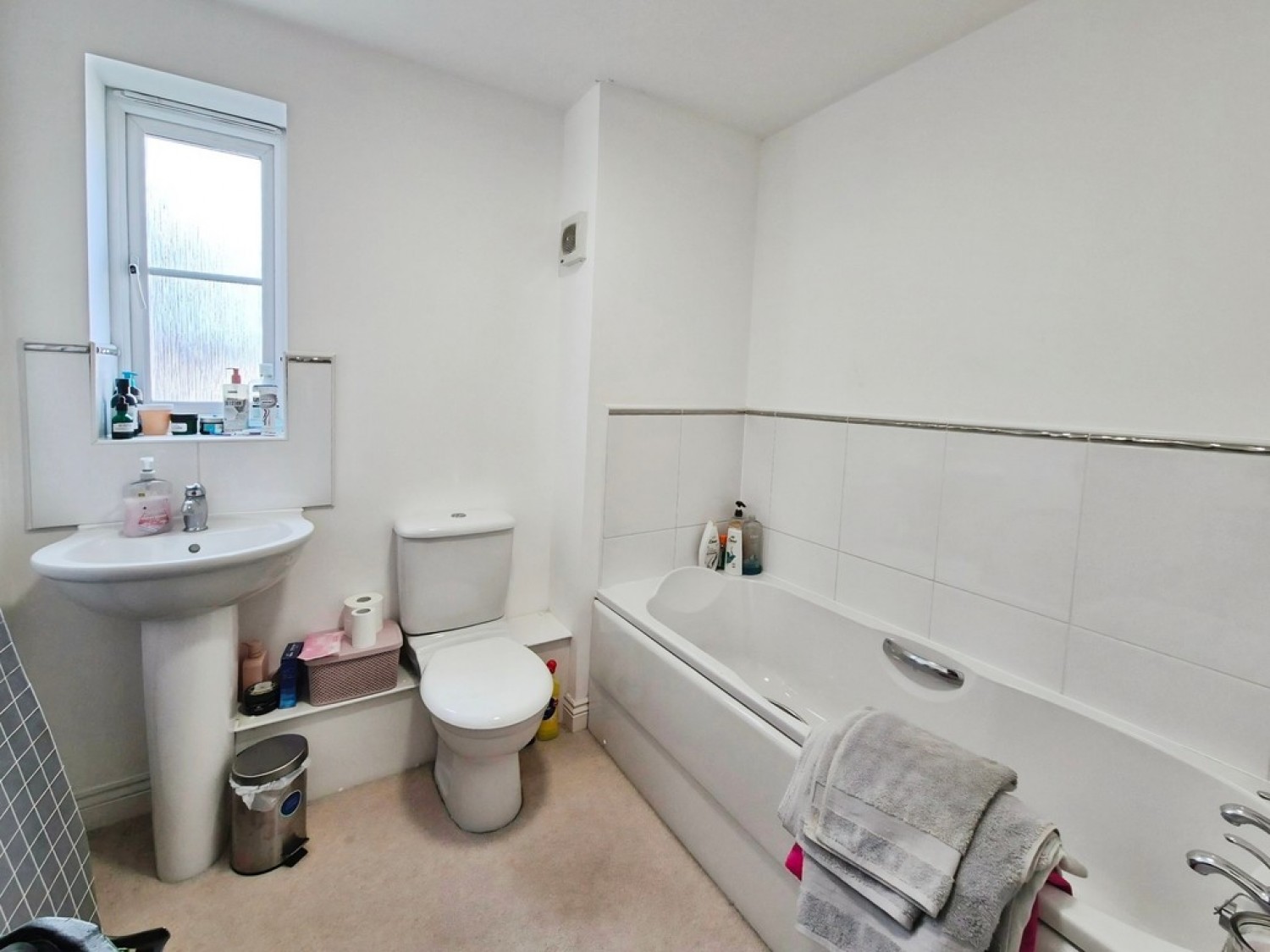 2 bedroom Flat for Sale Hawks Rise, Yeovil