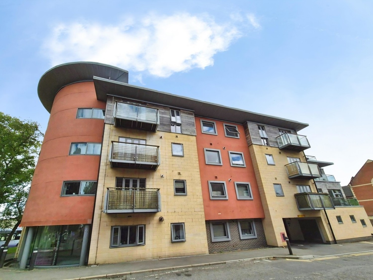 2 bedroom Flat for Sale Park 5, Yeovil