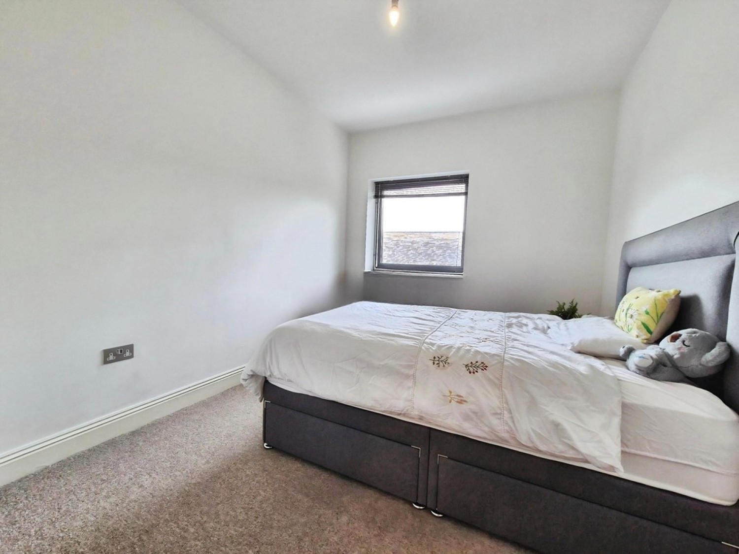 2 bedroom Flat for Sale Park 5, Yeovil
