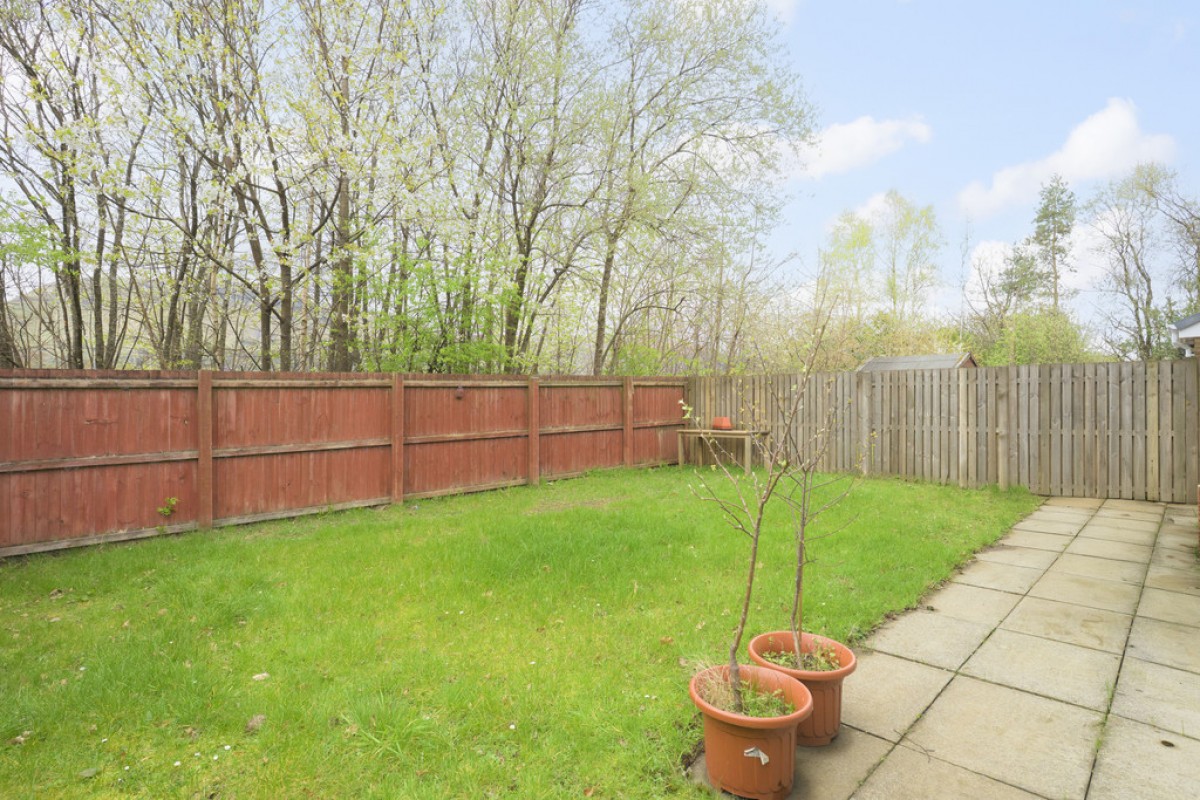 Rose Street, Tullibody, FK10