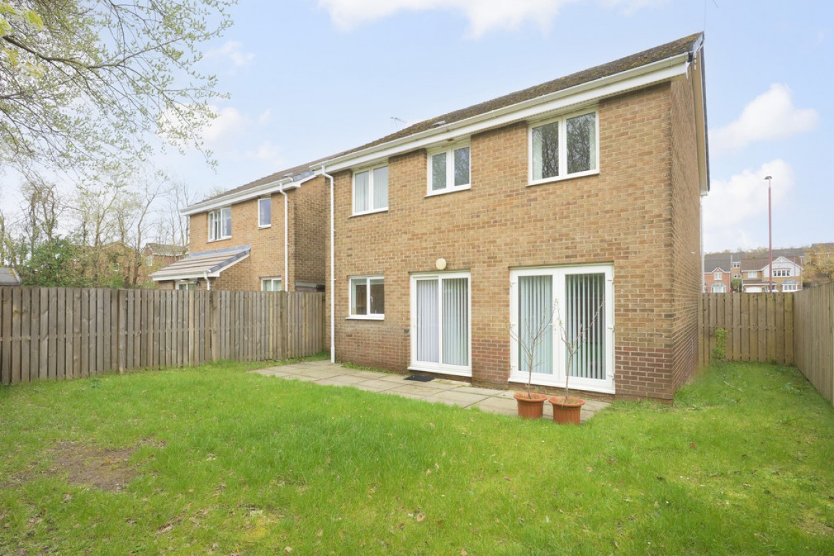 Rose Street, Tullibody, FK10