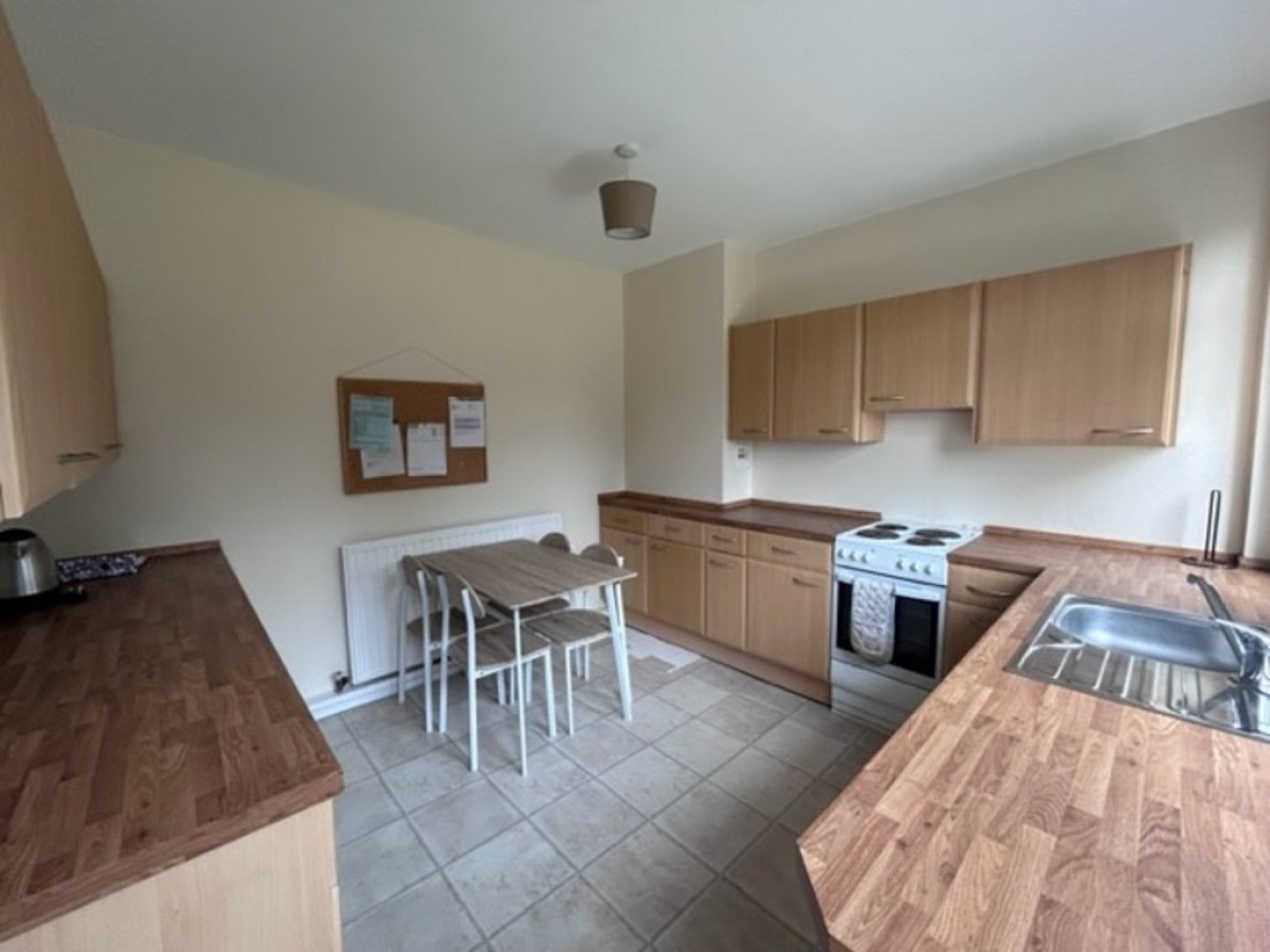 Queenshaugh Drive, Riverside