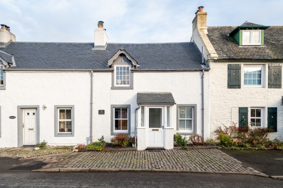 The Square, Gargunnock