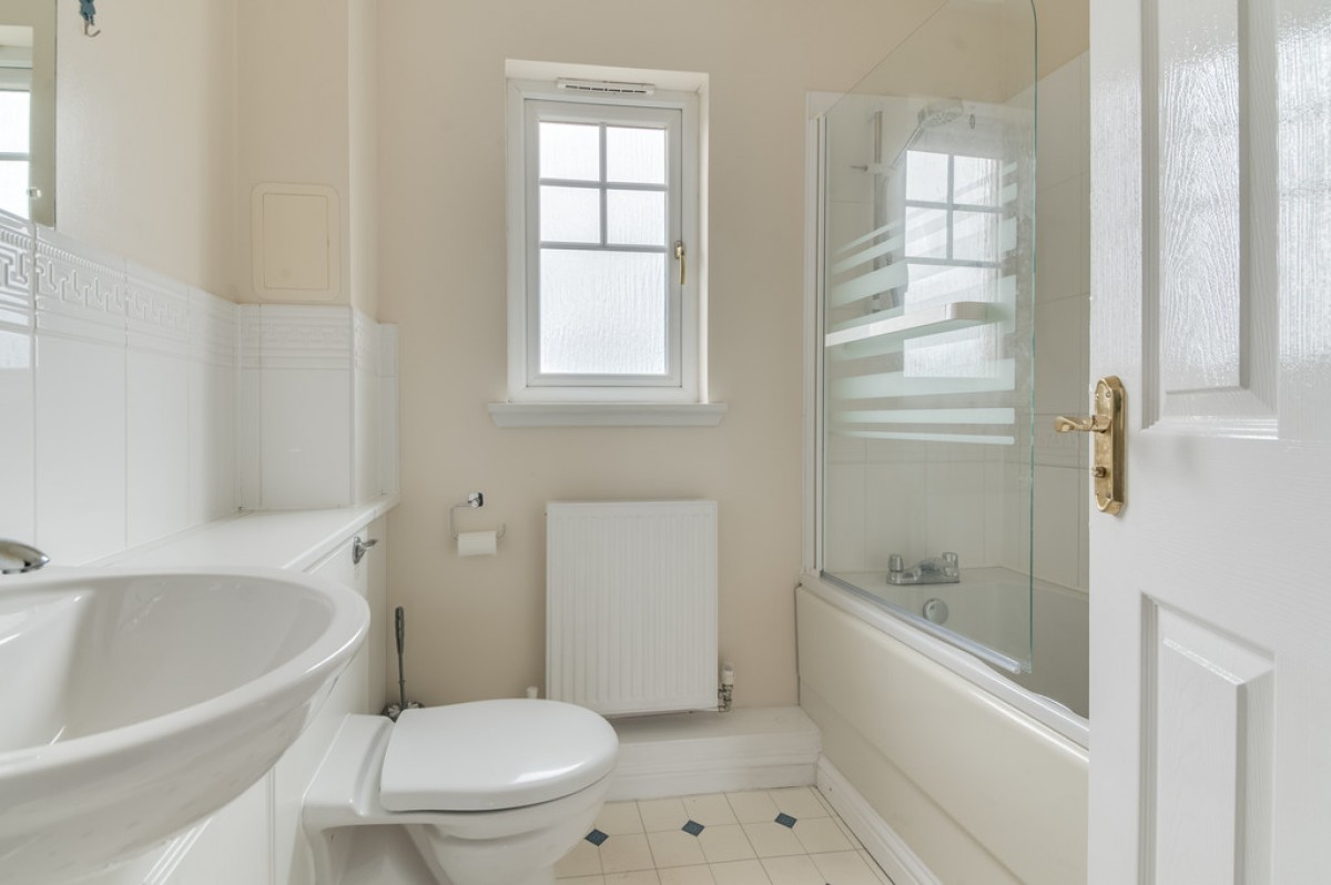 Blenheim Court, Causewayhead, FK9