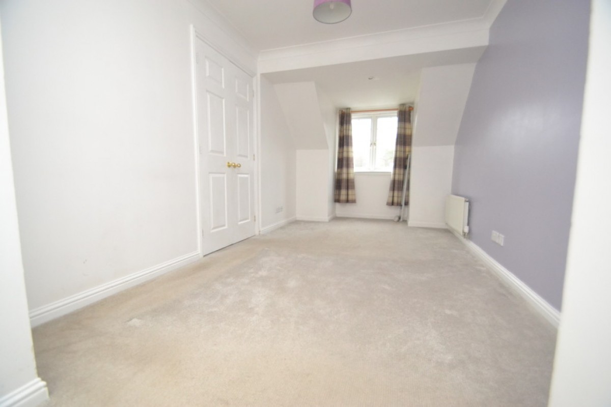 44 Blackthorne Grove