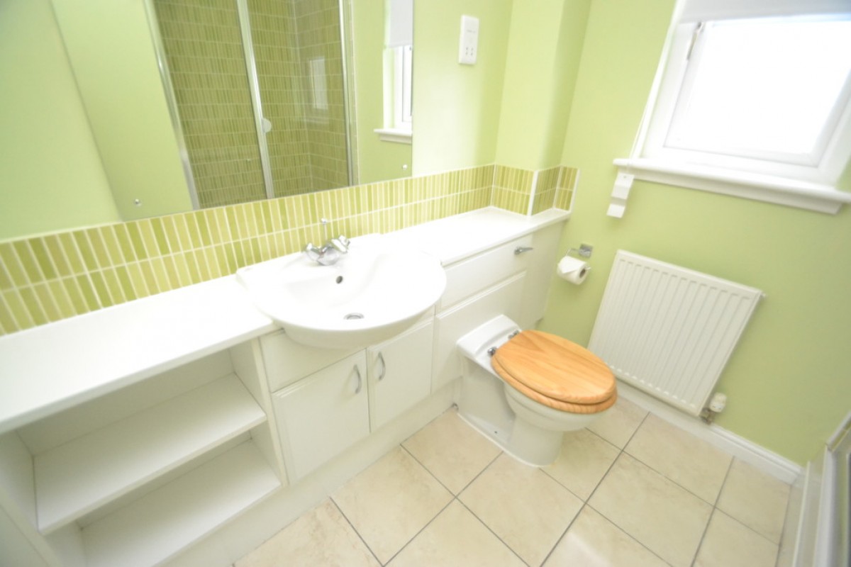 44 Blackthorne Grove