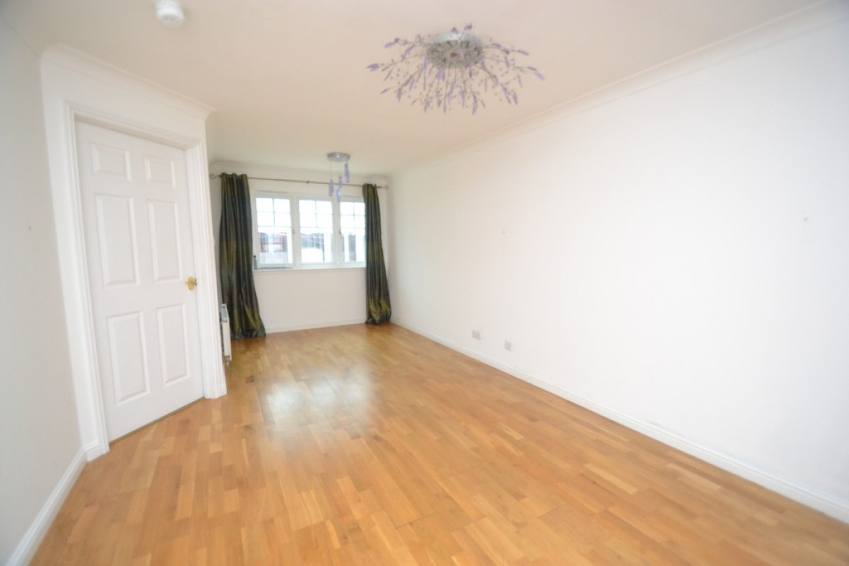 44 Blackthorne Grove