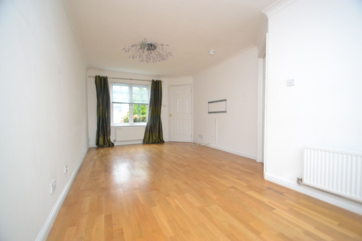 44 Blackthorne Grove