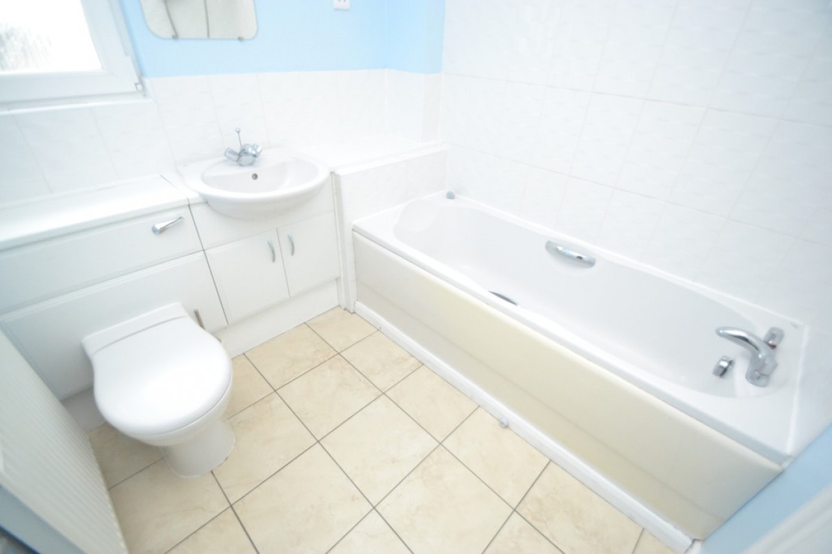 44 Blackthorne Grove