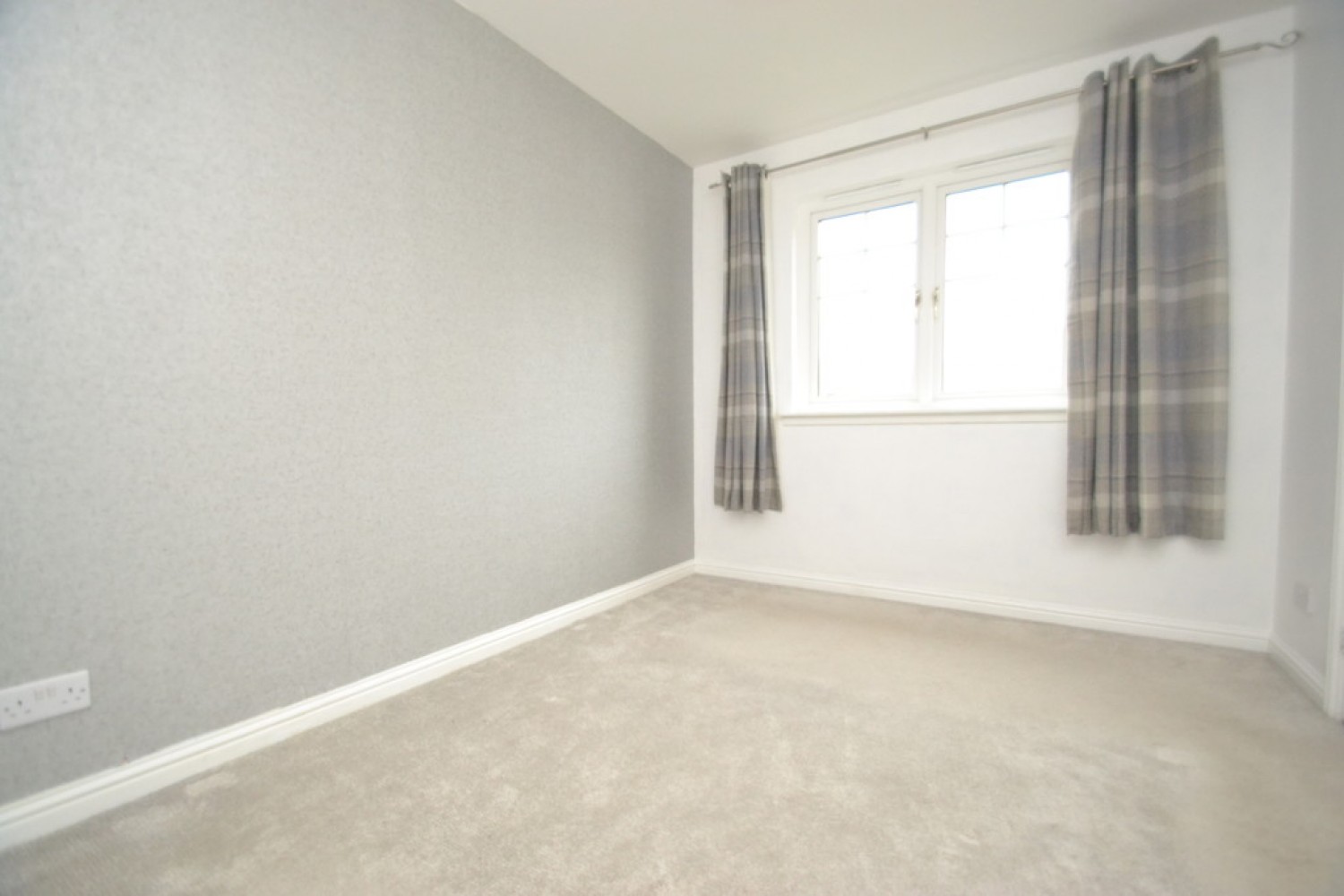 44 Blackthorne Grove