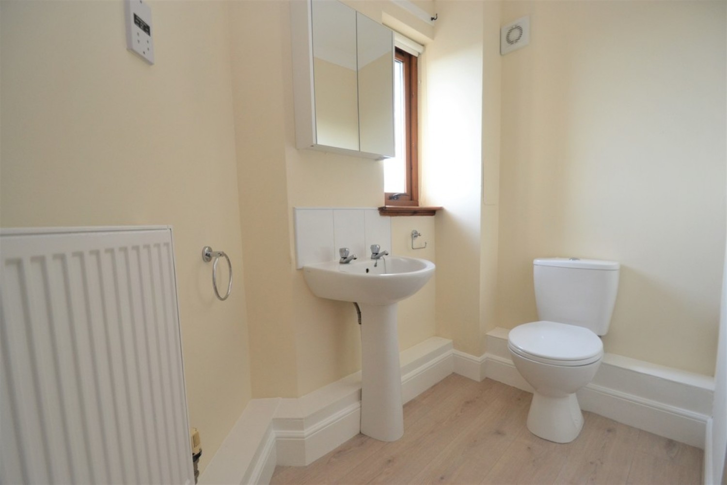 2 bedroom Flat for Sale 23 Finglen Crescent