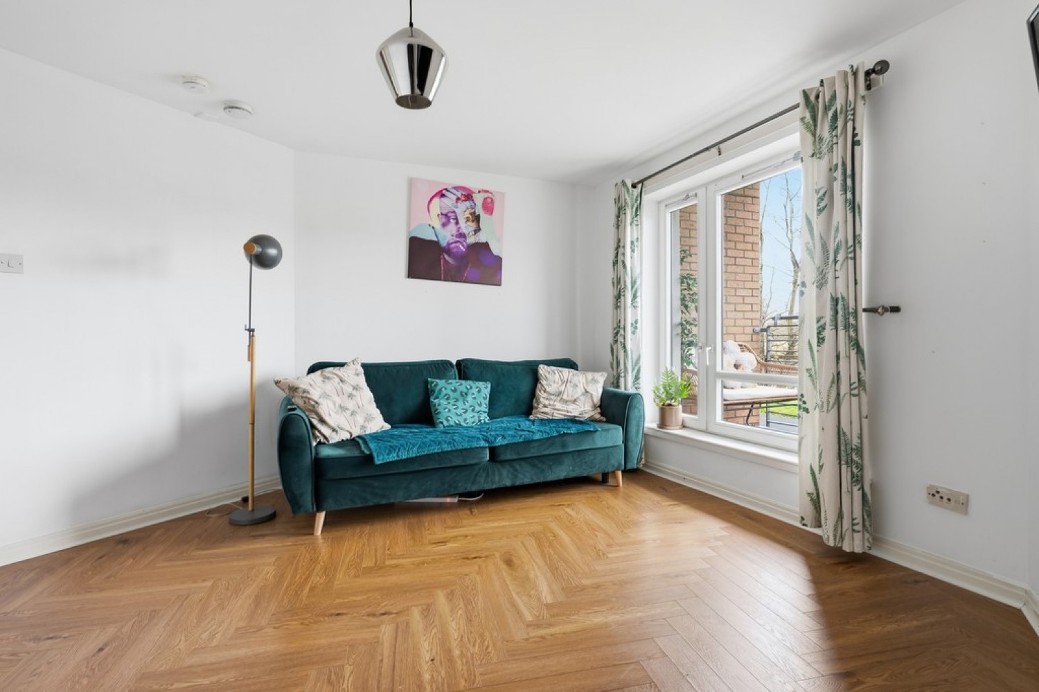 2 bedroom Flat in Cooperage Quay, Riverside