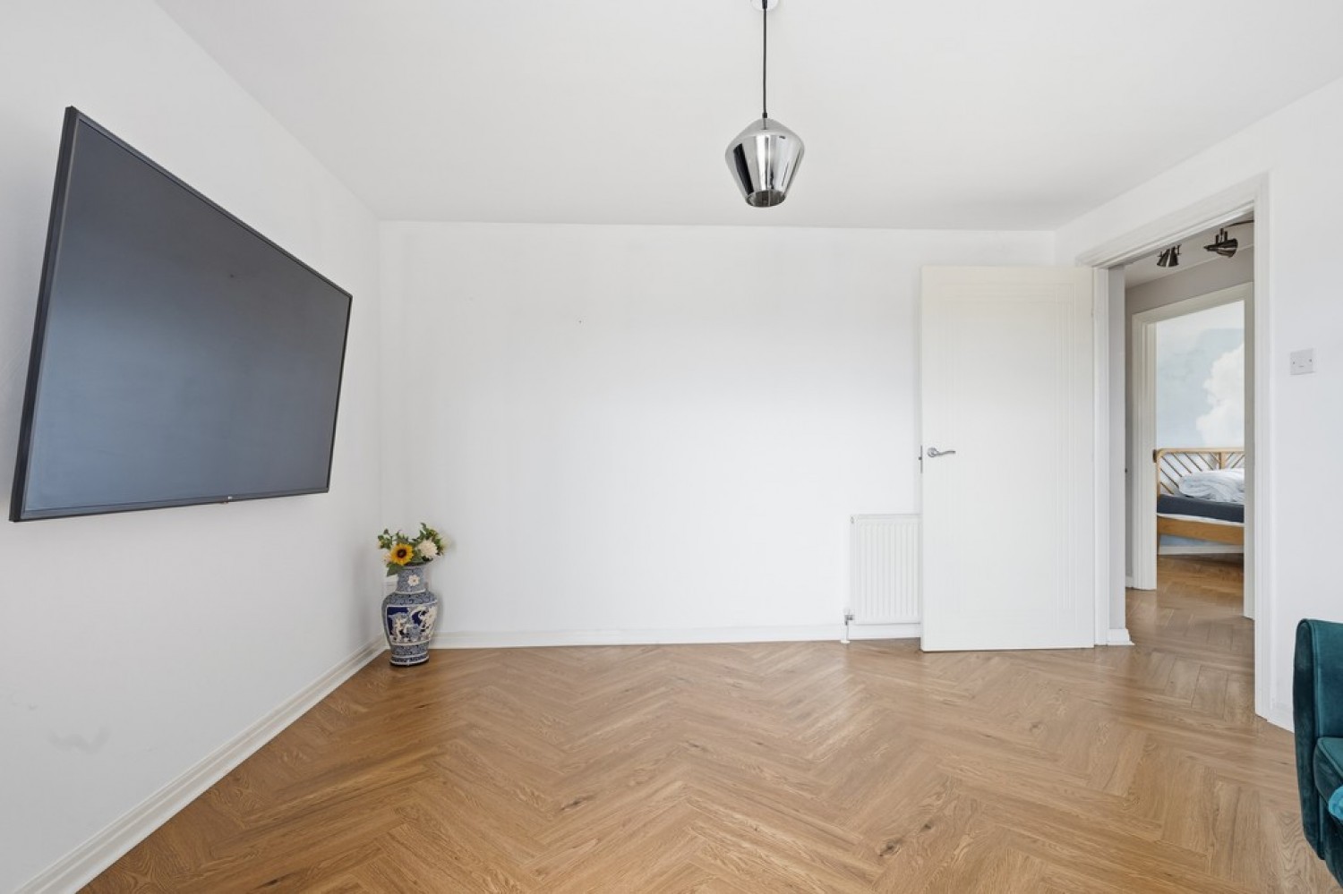 2 bedroom Flat in Cooperage Quay, Riverside