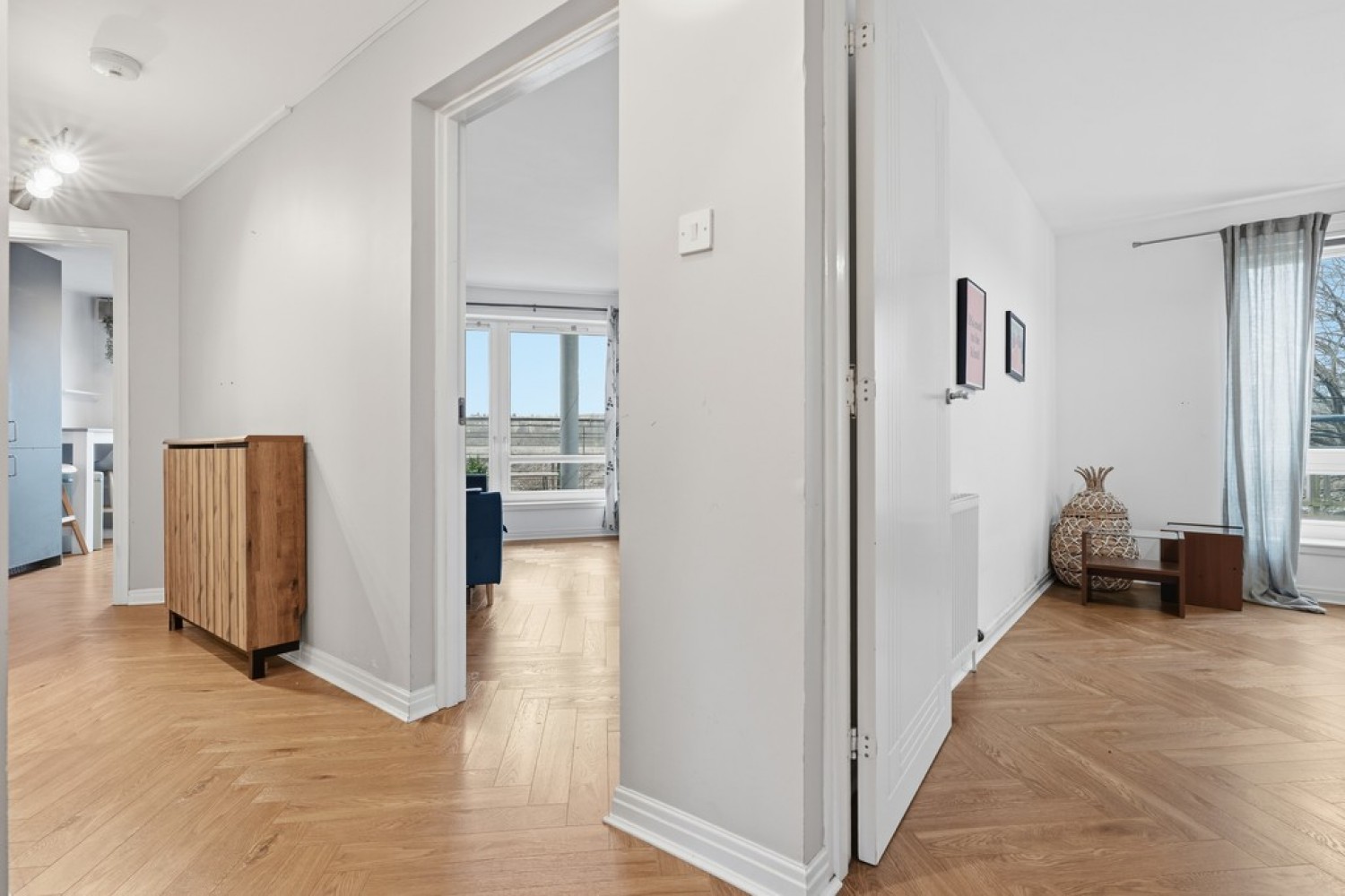 2 bedroom Flat in Cooperage Quay, Riverside