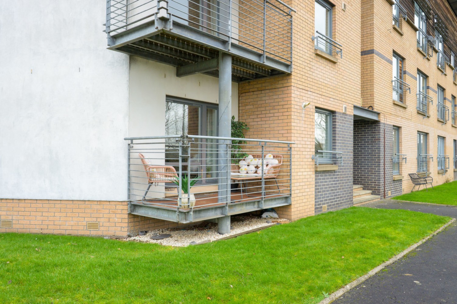 2 bedroom Flat in Cooperage Quay, Riverside