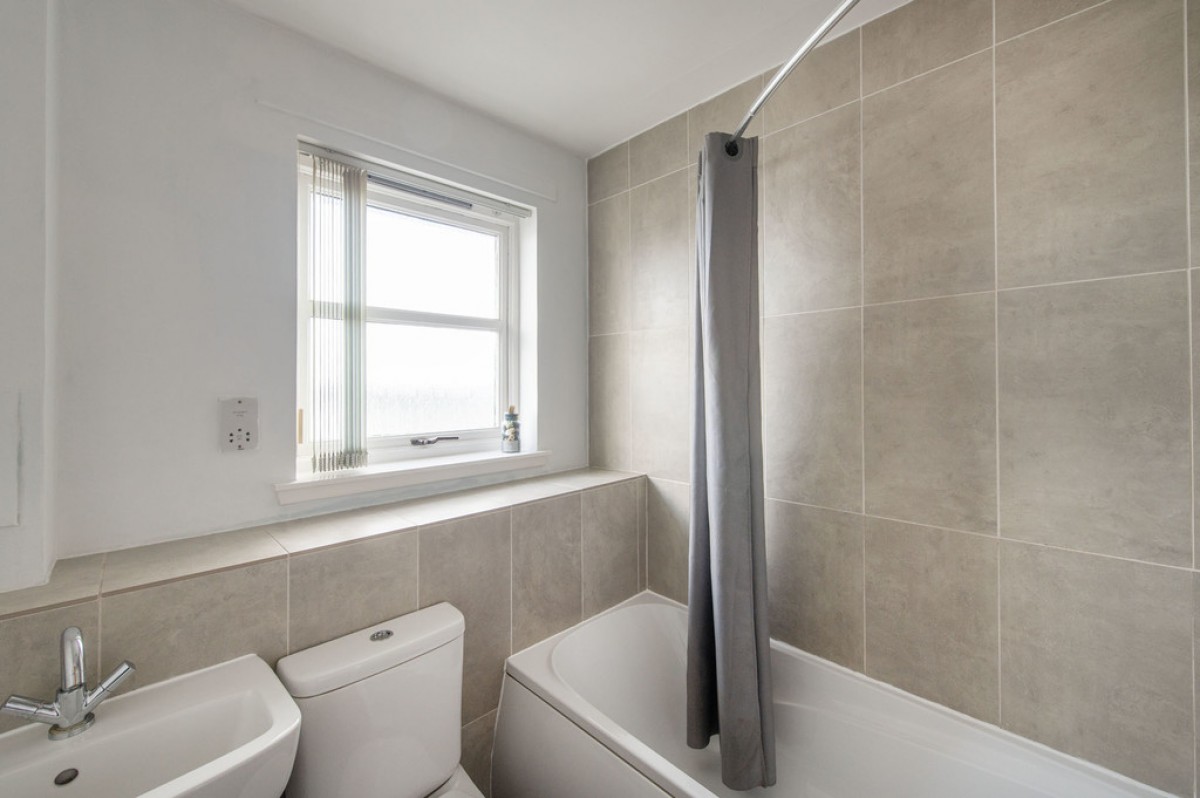 Candleriggs Ct, Alloa