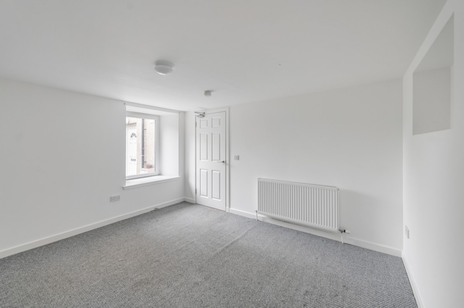 2 bedroom Flat for Letting Queen St, Alva