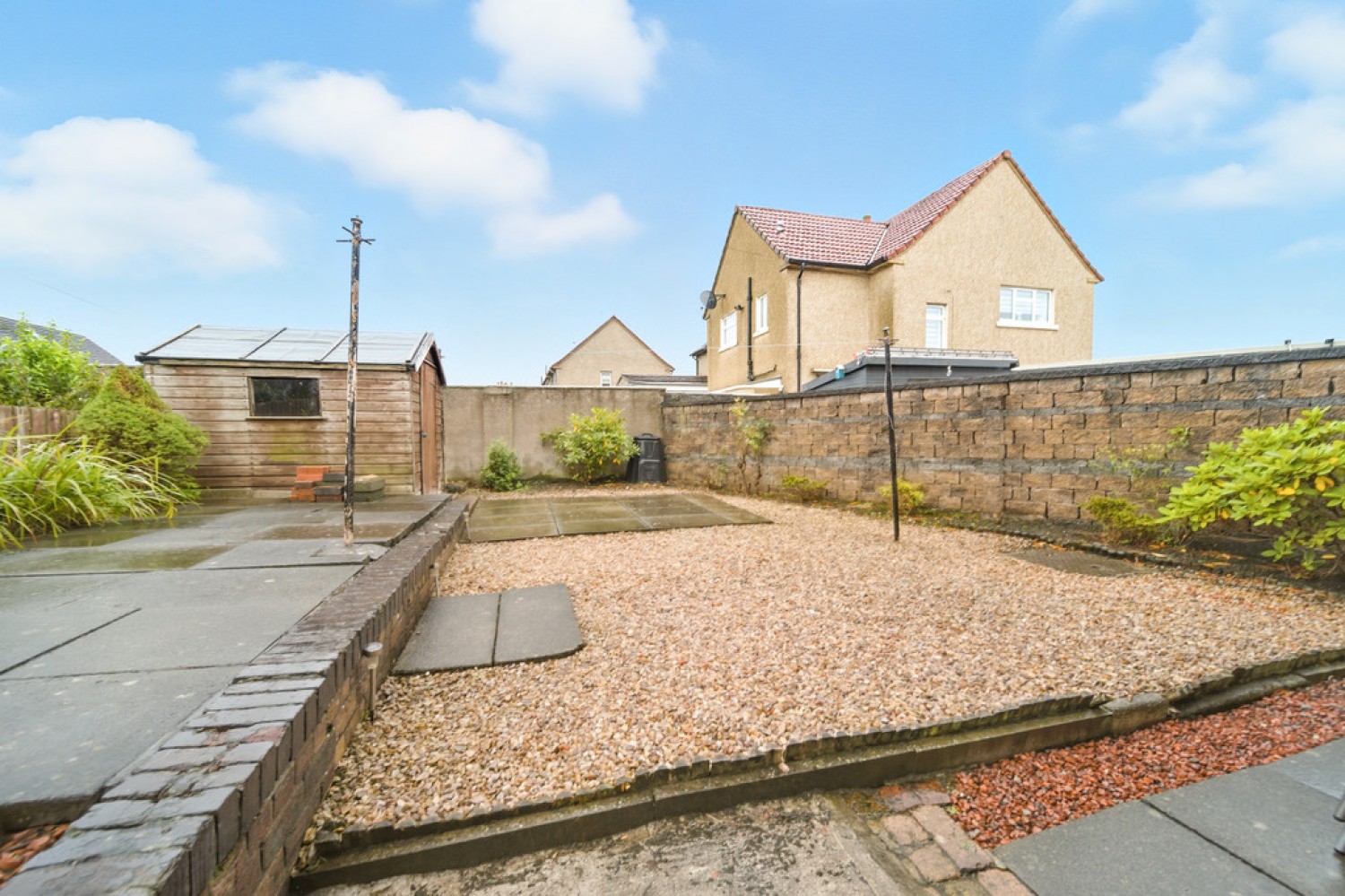 Pitfairn Road, Fishcross