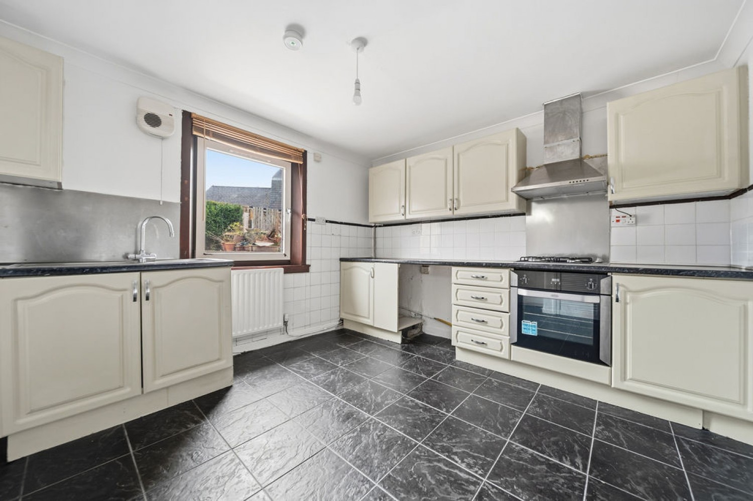 Main Street, Coalsnaughton, FK13