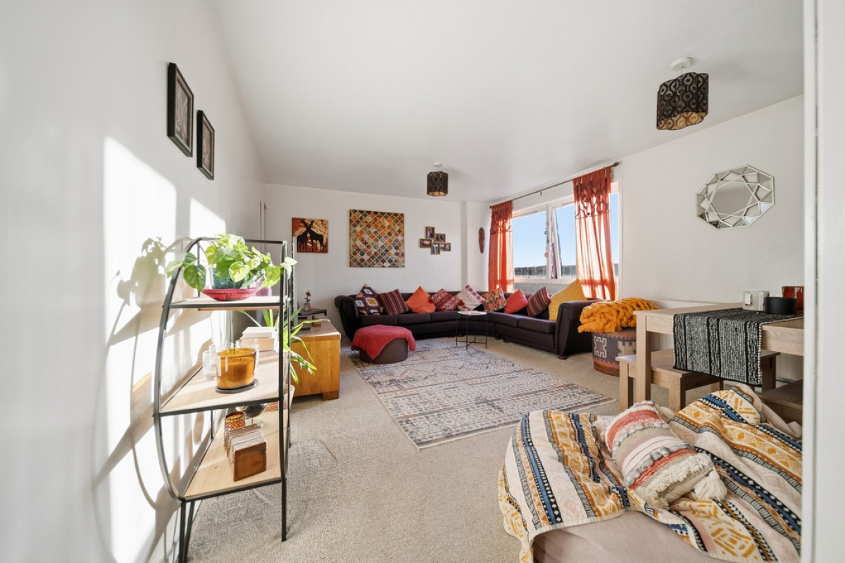 Abbots view, Polmont , FK2