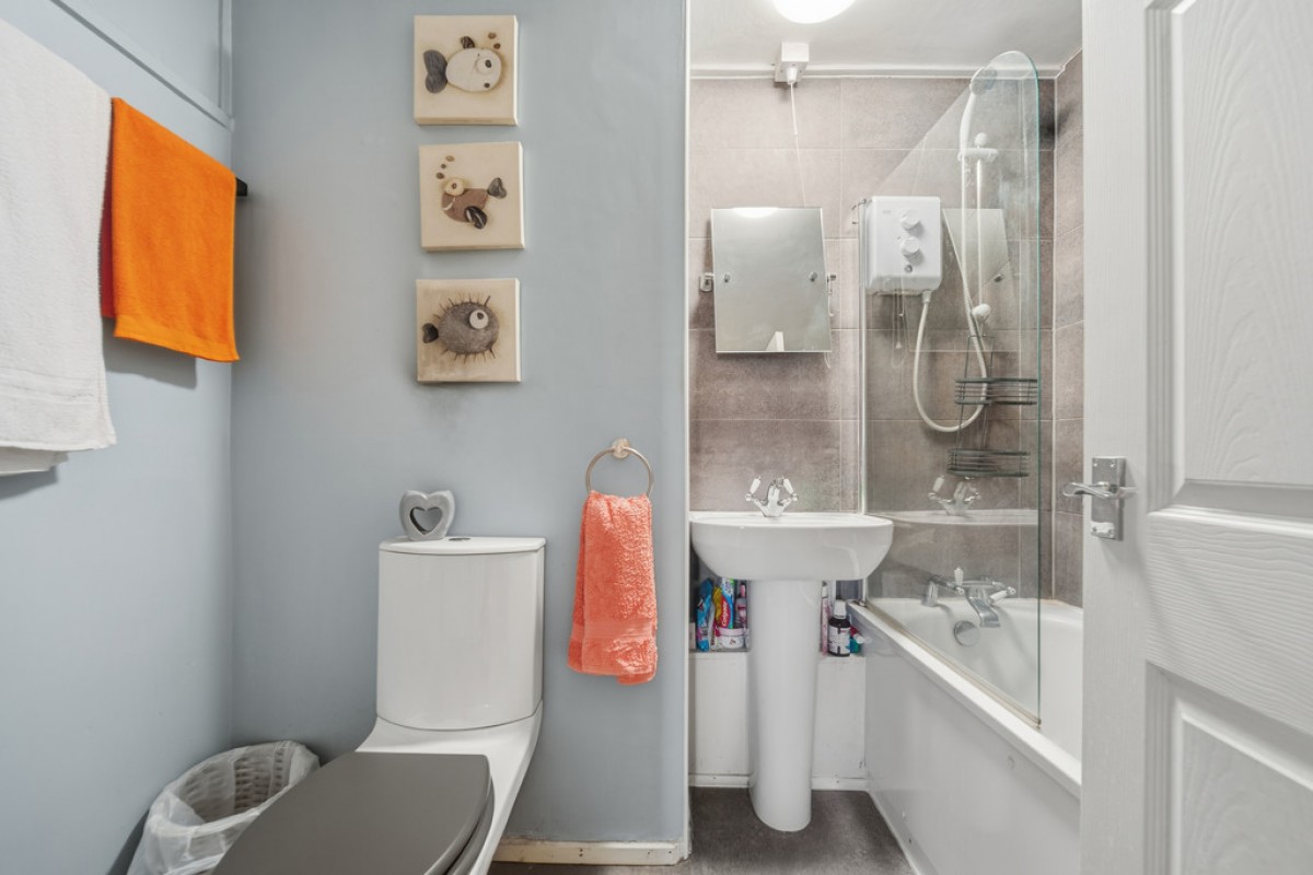 Abbots view, Polmont , FK2