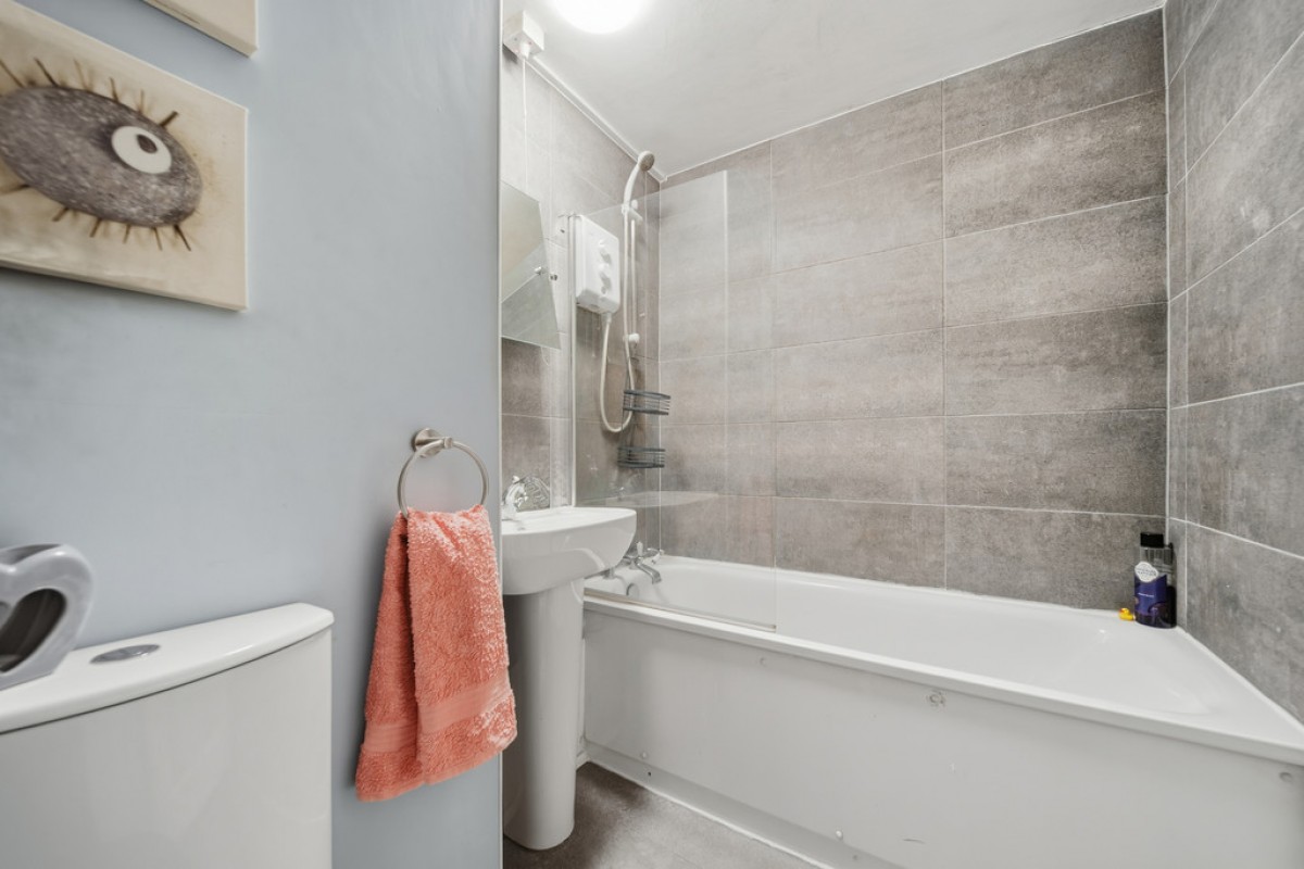 Abbots view, Polmont , FK2