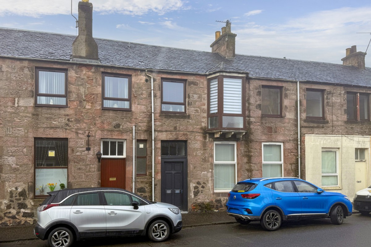 Queen Street, Alva FK12