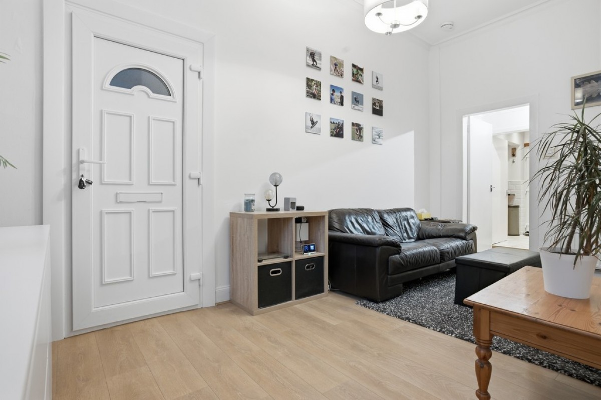 Queen Street, Alva FK12