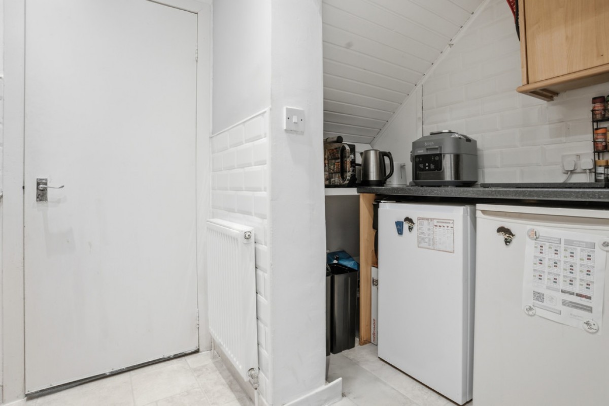 Queen Street, Alva FK12