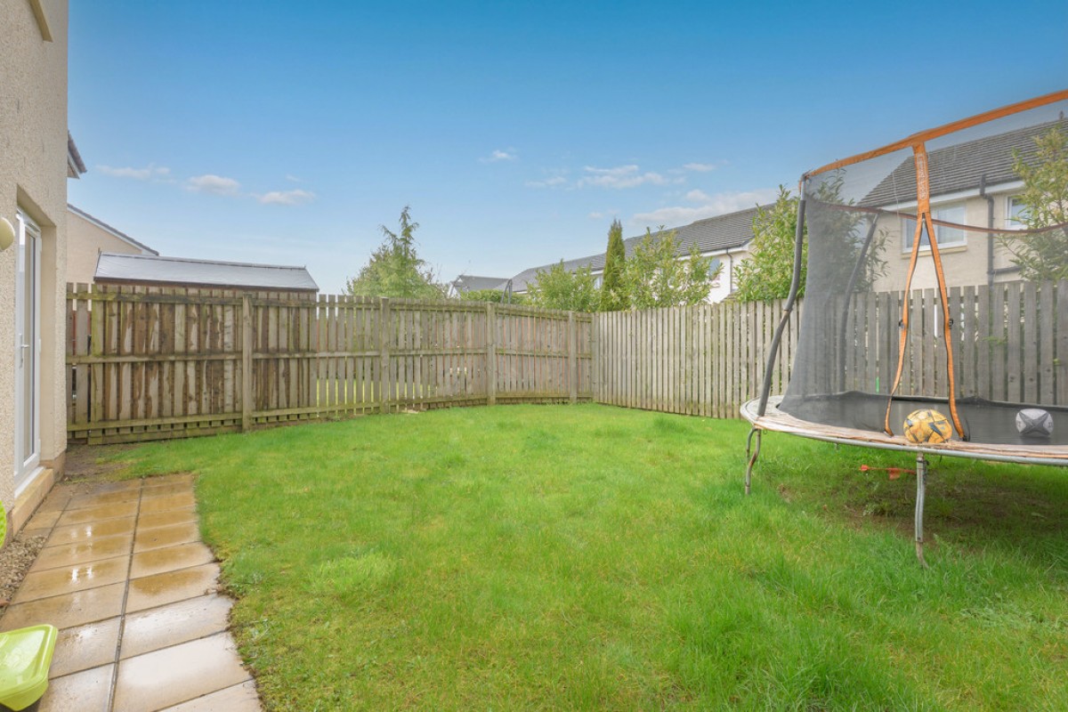 McLeod Road, Alloa, FK10